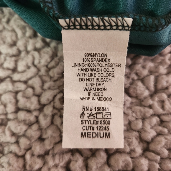 NWOT Elegant Green Lace Dress - Picture 5 of 6